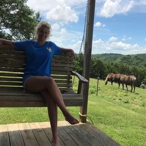 Meet your Posher, Ainsley